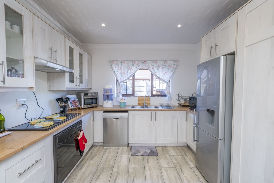 3 Bedroom Property for Sale in Protea Heights Western Cape